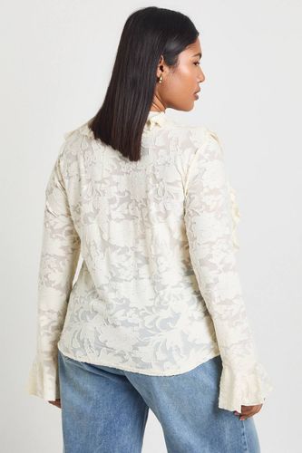 Blouse Grande Taille Dévorée À Double Volant Et Liens Devant | Taille 48 - boohoo - Modalova