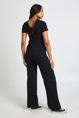 Combinaison De Maternité Côtelée Avec Taille Nouée | Taille 44 - boohoo - Modalova