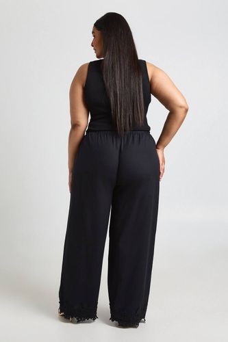 Pantalon Large Avec Détails De Broderie Anglaise Ajourée | Taille 48 - boohoo - Modalova