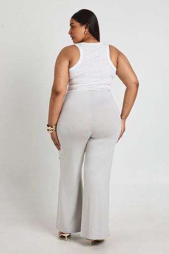 Pantalon Évasé Grande Taille Avec Ceinture Nouée À La Taille | Taille 48 - boohoo - Modalova