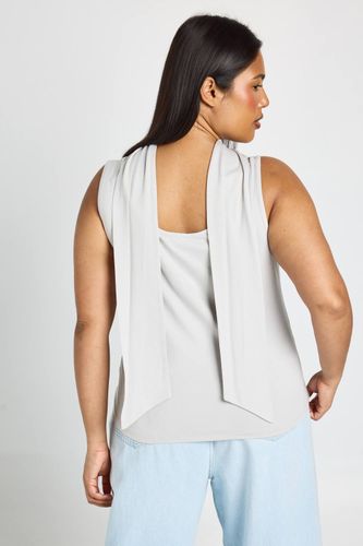 Débardeur Grande Taille À Encolure Dégagée Avec Foulard | Taille 48 - boohoo - Modalova