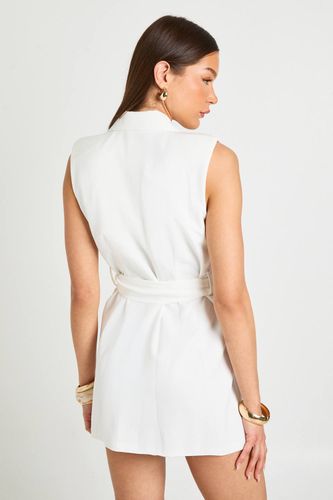 Robe Blazer Cintrée Sans Manches Avec Ceinture Obi Nouée À La Taille | Taille 44 - boohoo - Modalova
