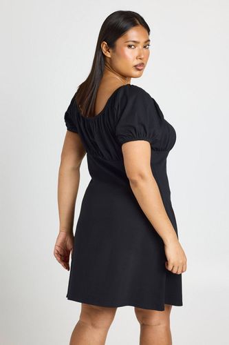 Robe Grande Taille À Manches Courtes Et Encolure Laitière En Coton | Taille 48 - boohoo - Modalova