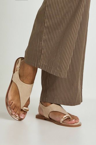 Sandales En Synthétique Avec Détail De Quincaillerie | Taille 36 - boohoo - Modalova