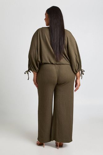 Ensemble Grande Taille Haut Texturé À Manches Froncées Et Ourlet Ballon & Pantalon Large | Taille 48 - boohoo - Modalova