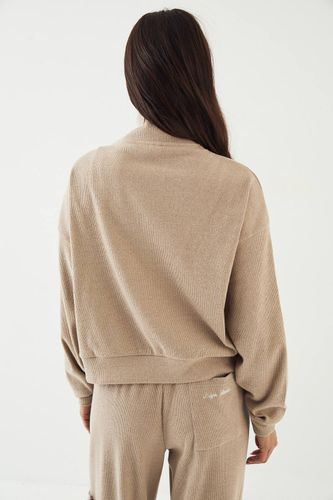 Sweatshirt à Côtes Brossées avec Détail Boutons | Taille Medium - DSGN Studio - Modalova