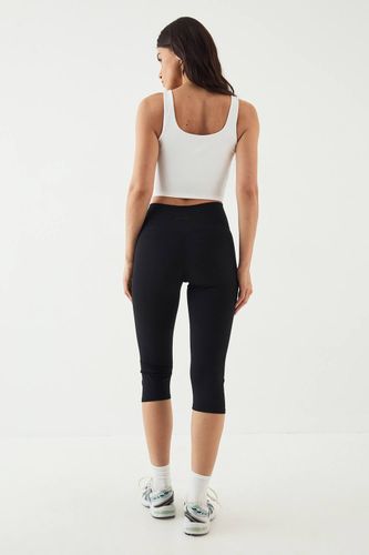 Legging Capri Taille Enveloppante Ultra Sculptant | Taille Medium - DSGN Studio - Modalova