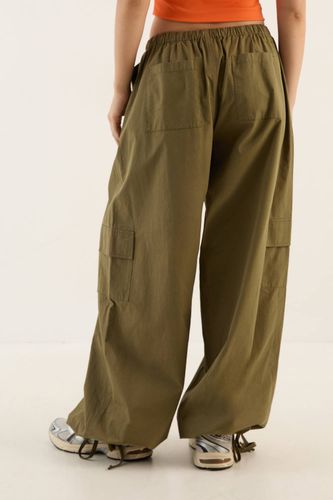 Pantalon Cargo En Sergé Délavé | Taille Medium - DSGN Studio - Modalova