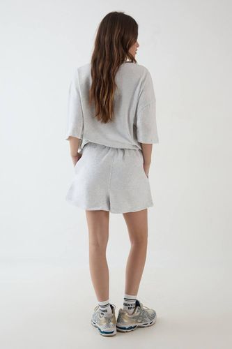 Short Molleton Script Contrasté | Taille Medium - DSGN Studio - Modalova