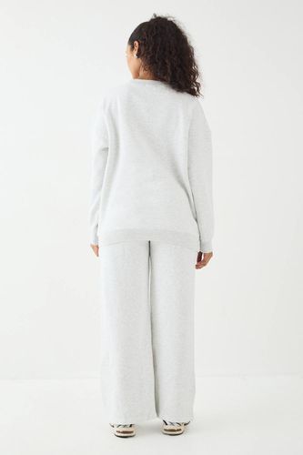 Tall Jogger Jambe Droite avec Appliqué | Taille Medium - DSGN Studio - Modalova