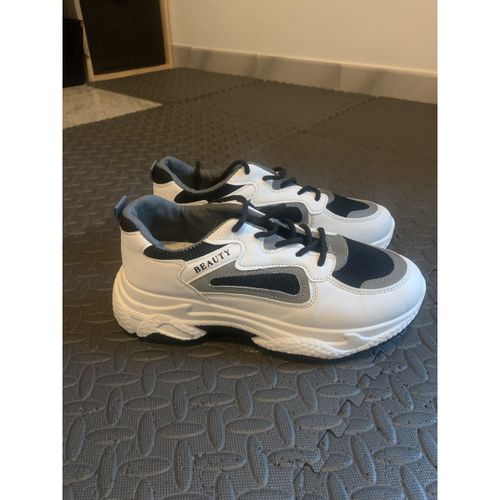 Baskets basses Baskets noires et blanches - Sans marque - Modalova