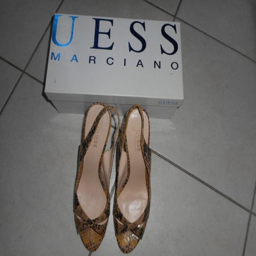 Chaussures escarpins Escarpins 'Python' avec bride arrière - Guess - Modalova