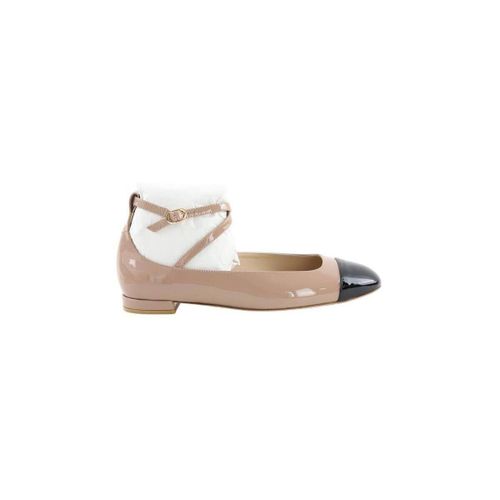Ballerines Ballerines en cuir verni beiges - Stuart Weitzman - Modalova