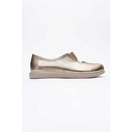 Chaussures escarpins CHELLE Gold Elastic Leather Flat (Women) - Forever & Always Shoes - Modalova