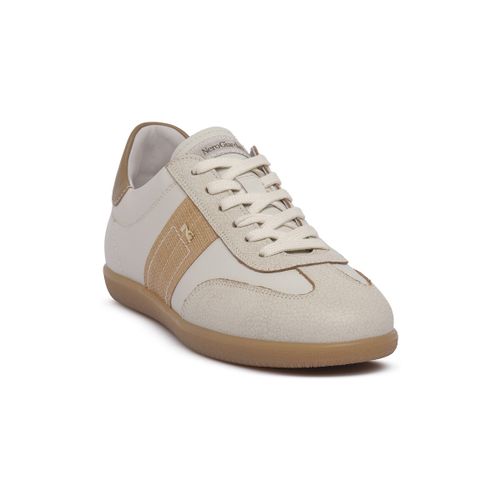 Baskets basses NERO GIARDINI 702 INTERCEPTOR IVORY - NeroGiardini - Modalova