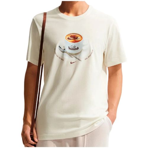 Chemise _M_U NSW TEE STD CAFE SWOOSH MUG - Nike - Modalova