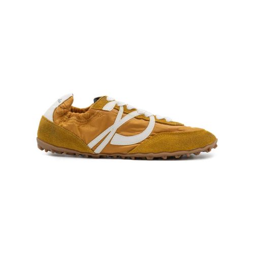 Baskets basses HALIA NYLON/SUEDE OCHRE - PALOMA BARCELÓ - Modalova