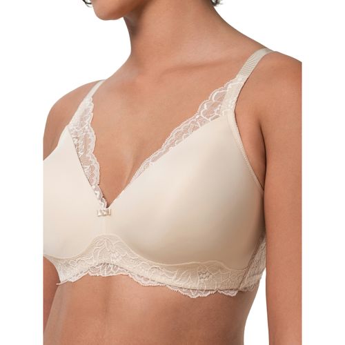 Triangles / Sans armatures Bralette préformée sans armatures AMOURETTE CHARM - Triumph - Modalova