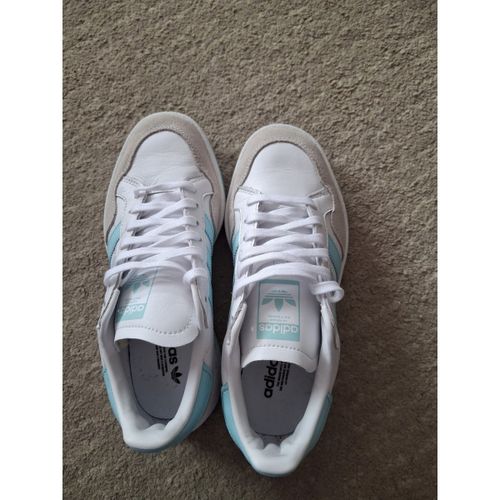 Baskets basses Baskets - adidas - Modalova