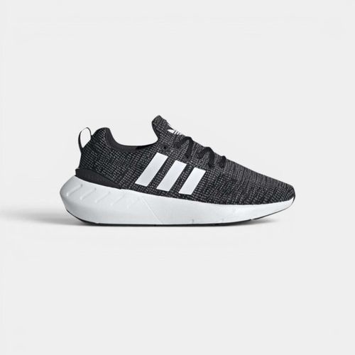 Baskets basses Swift Run 22 J "Core Black" - adidas - Modalova