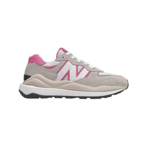 Baskets Baskets 5740 rose / blanc / beige - New Balance - Modalova
