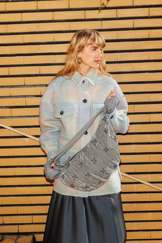 Sac demi-lune en velours perlé Gris Unique - Promod - Modalova