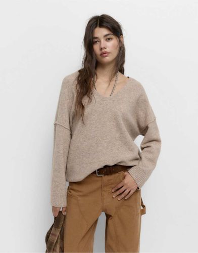 Pull & Bear - Pull en maille douce Ã  col V - Marron-Brown Brown M female - Pull&bear - Modalova
