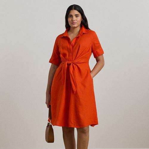 Grandes Tailles - Robe-chemise à plastron lacé en lin - Lauren Curve - Modalova