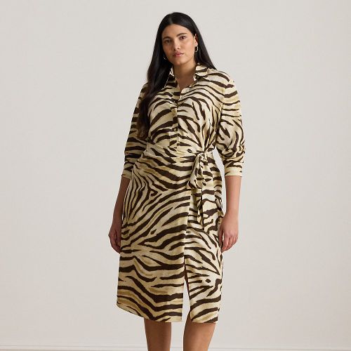 Grandes Tailles - Robe-chemise motif zébré à nouer crêpe - Lauren Curve - Modalova