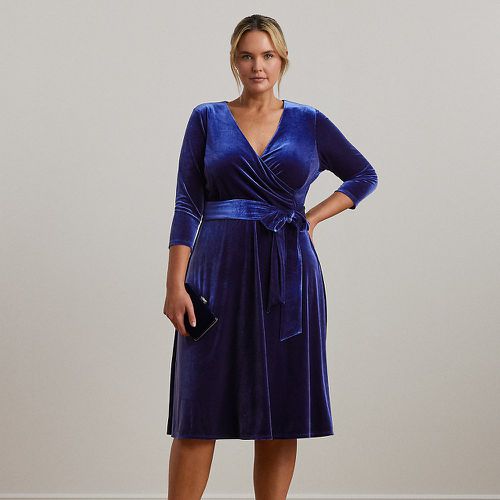 Grandes Tailles - Robe à col en V croisé en velours - Lauren Curve - Modalova