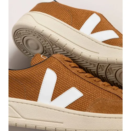 Veja - Shoes > Sneakers - Brown - Veja - Modalova
