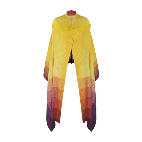 Jackets > Capes - - Issey Miyake - Modalova