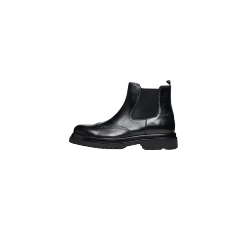 Shoes > Boots > Chelsea Boots - - Poche Paris - Modalova