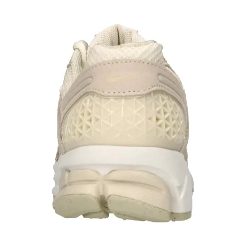 Nike - Shoes > Sneakers - Beige - Nike - Modalova