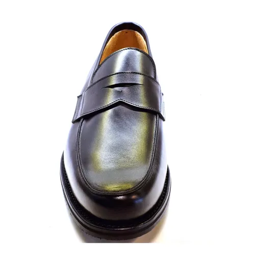Shoes > Flats > Loafers - - Berwick - Modalova