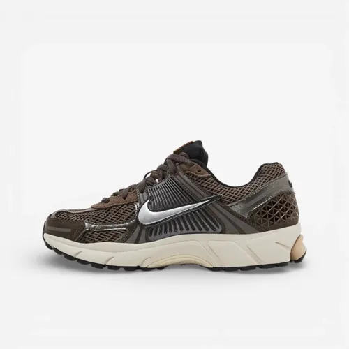Nike - Shoes > Sneakers - Brown - Nike - Modalova