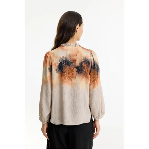 Blouses & Shirts > Blouses - - IN Front - Modalova