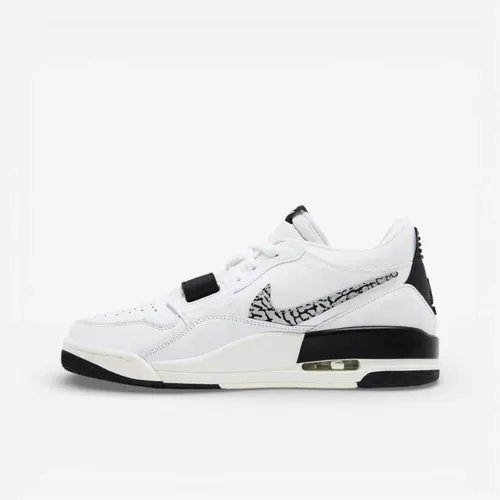 Jordan - Shoes > Sneakers - Black - Jordan - Modalova