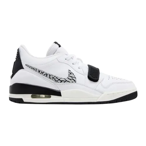 Jordan - Shoes > Sneakers - Black - Jordan - Modalova