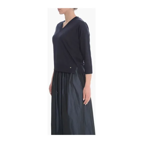 Knitwear > V-neck Knitwear - - Herno - Modalova