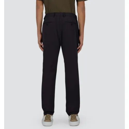 Trousers > Slim-fit Trousers - - Herno - Modalova