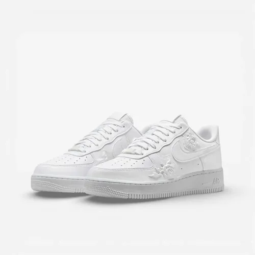Nike - Shoes > Sneakers - Pink - Nike - Modalova