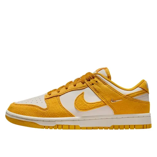 Nike - Shoes > Sneakers - Yellow - Nike - Modalova