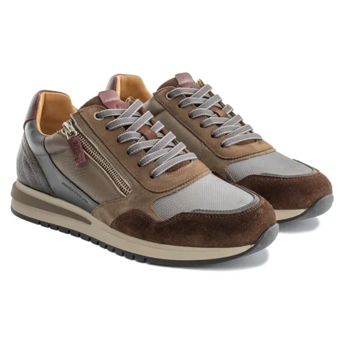Shoes > Sneakers - - Ambitious - Modalova