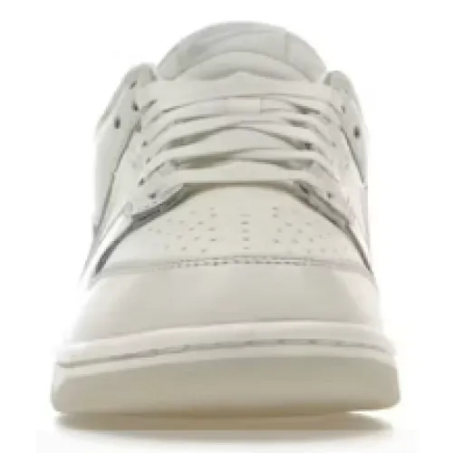 Nike - Shoes > Sneakers - Beige - Nike - Modalova