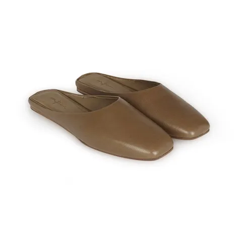Shoes > Flats > Mules - - Cortana - Modalova