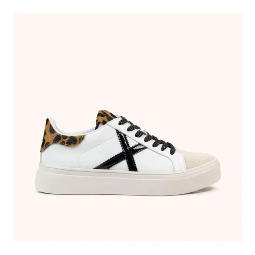 Shoes > Sneakers - - Munich - Modalova