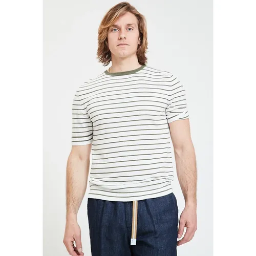 Tops > T-Shirts - - Irish Crone - Modalova