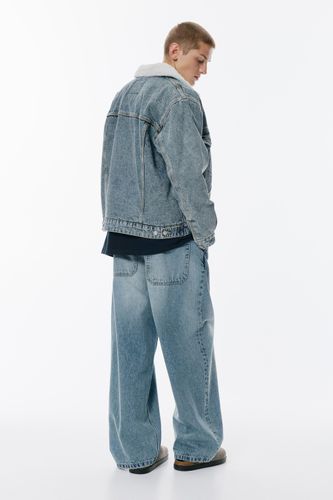 Tic.pullandbear.net/assets/public/d743/af60/fb674b4494af/c75db6d88738/07701500427-M/07701500427-M.jpg?ts=1758699063774" - Apparel & Accessories > Clothing > Outerwear > Coats & Jackets - Modalova