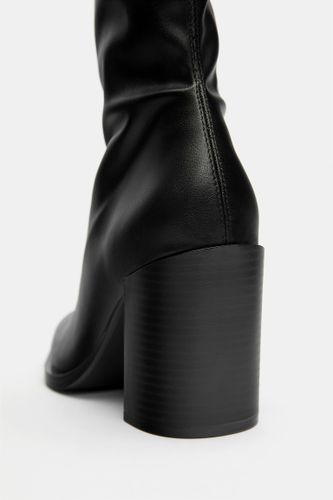 A8d4607b16a/41acdc4514f9/11128640040-A2M/11128640040-A2M.jpg?ts=1756716262404" - Apparel & Accessories > Shoes - Modalova